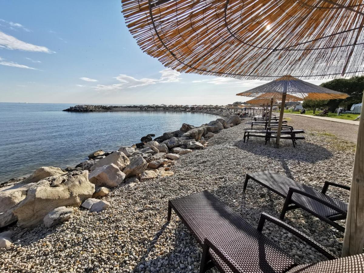 Ivan B&B, 5 Star Superior Room, Near The See And Park Novigrad  Bagian luar foto